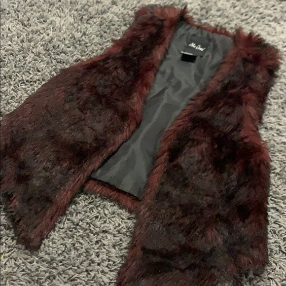 Adorable Faux fur vest - Picture 1 of 5